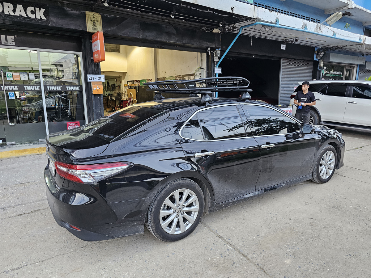 Toyota Camry ติดตั้ง แร็คหลังคามือสอง THULE Roofrack รุ่น CANYON XT 859 Black Color