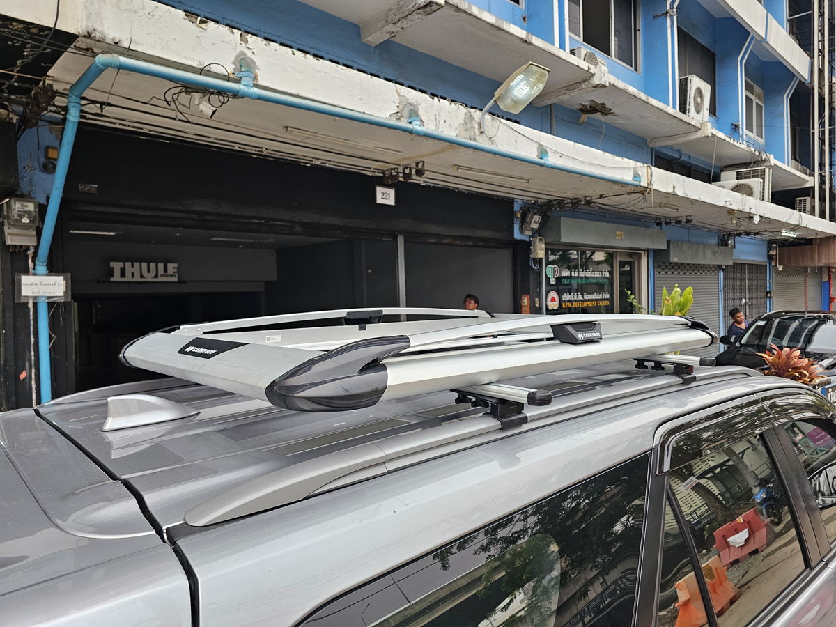 Toyota Fortuner ติดตั้ง ตะแกรงใส่ของบนหลังคา CARRYBOY Roofrack รุ่น CB550N 100x160 cm