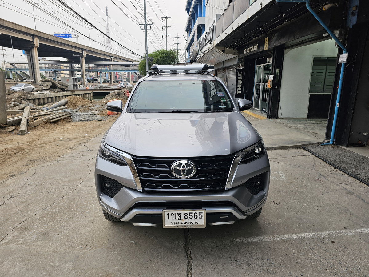 Toyota Fortuner ติดตั้ง ติดแร็คหลังคา CARRYBOY Roofrack รุ่น CB550N 100x160 cm