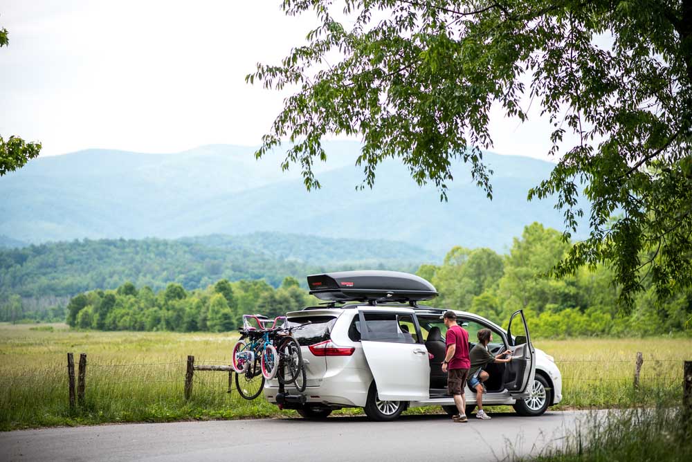 ราว แร็ ค หลังคา fortuner มือ สอง กล่องเก็บของบนหลังคารถ Roofbox Yakima รุ่น Skybox 18 thule roof box