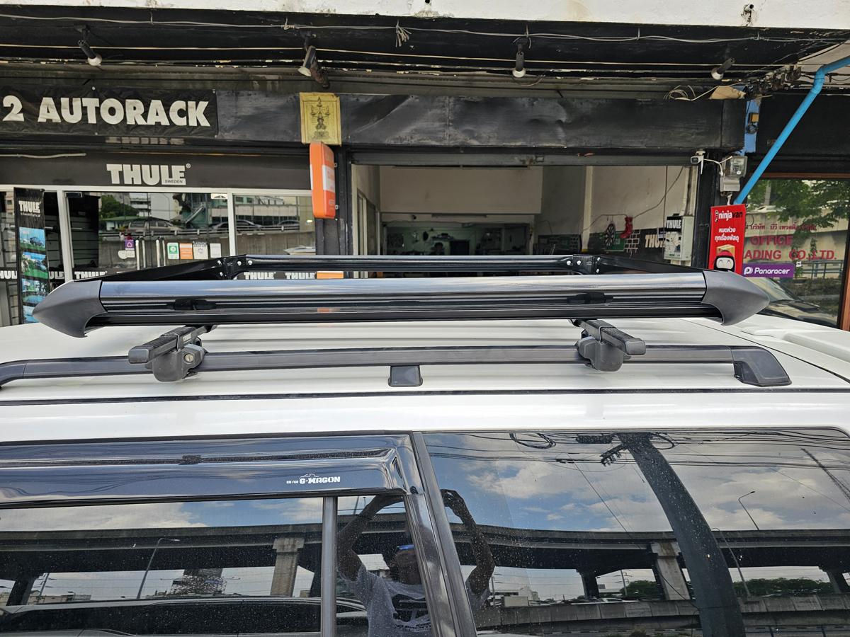 Mitsubishi G-Wagon ติดตั้ง แร็คบนหลังคา SCR Roofrack รุ่น RR03 100x150 cm Black Color