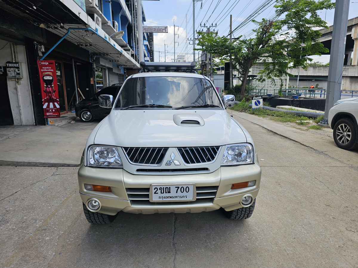 Mitsubishi G-Wagon ติดตั้ง ติดแร็คหลังคา SCR Roofrack รุ่น RR03 100x150 cm Black Color