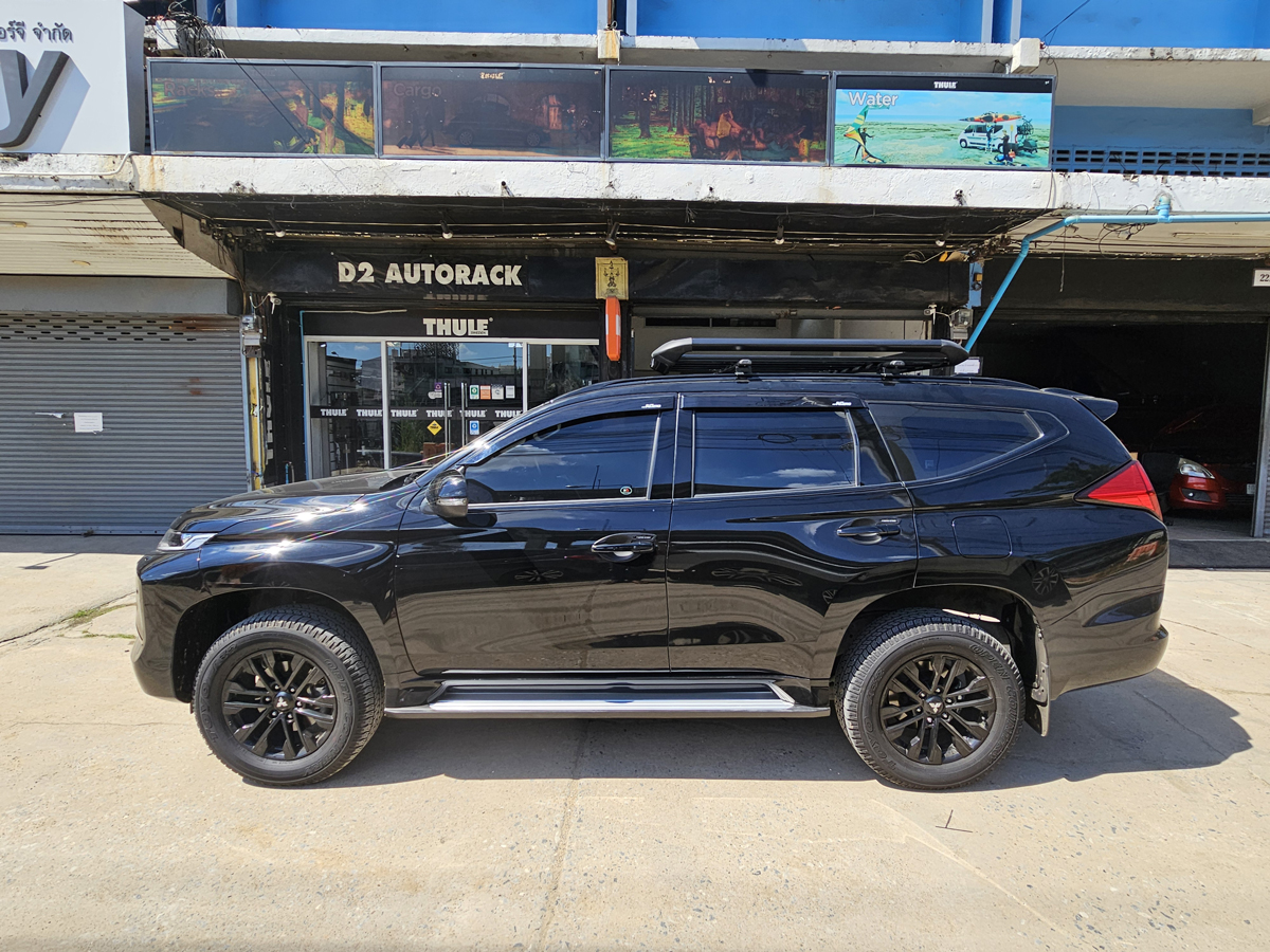 Mitsubishi Pajero ติดตั้ง แร็คหลังคารถเก๋ง SCR Roofrack รุ่น RR03 100x150 cm Black Color