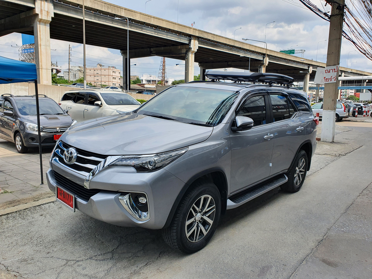 Toyota Fortuner ติดตั้ง แร็คหลังคา SCR Roofrack รุ่น RR04 100x150 cm Black Color