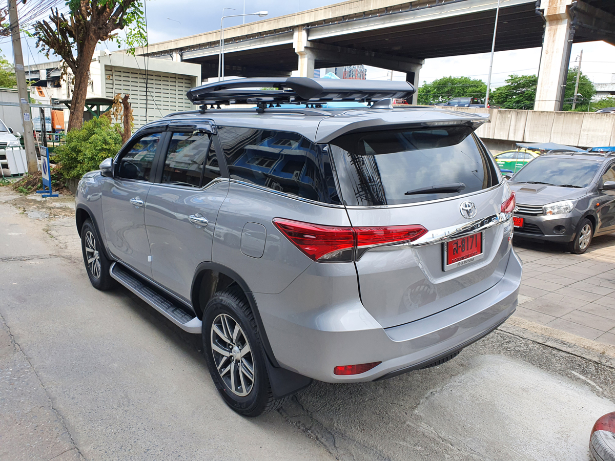 Toyota Fortuner ติดตั้ง แร็คหลังคามือสอง SCR Roofrack รุ่น RR04 100x150 cm Black Color