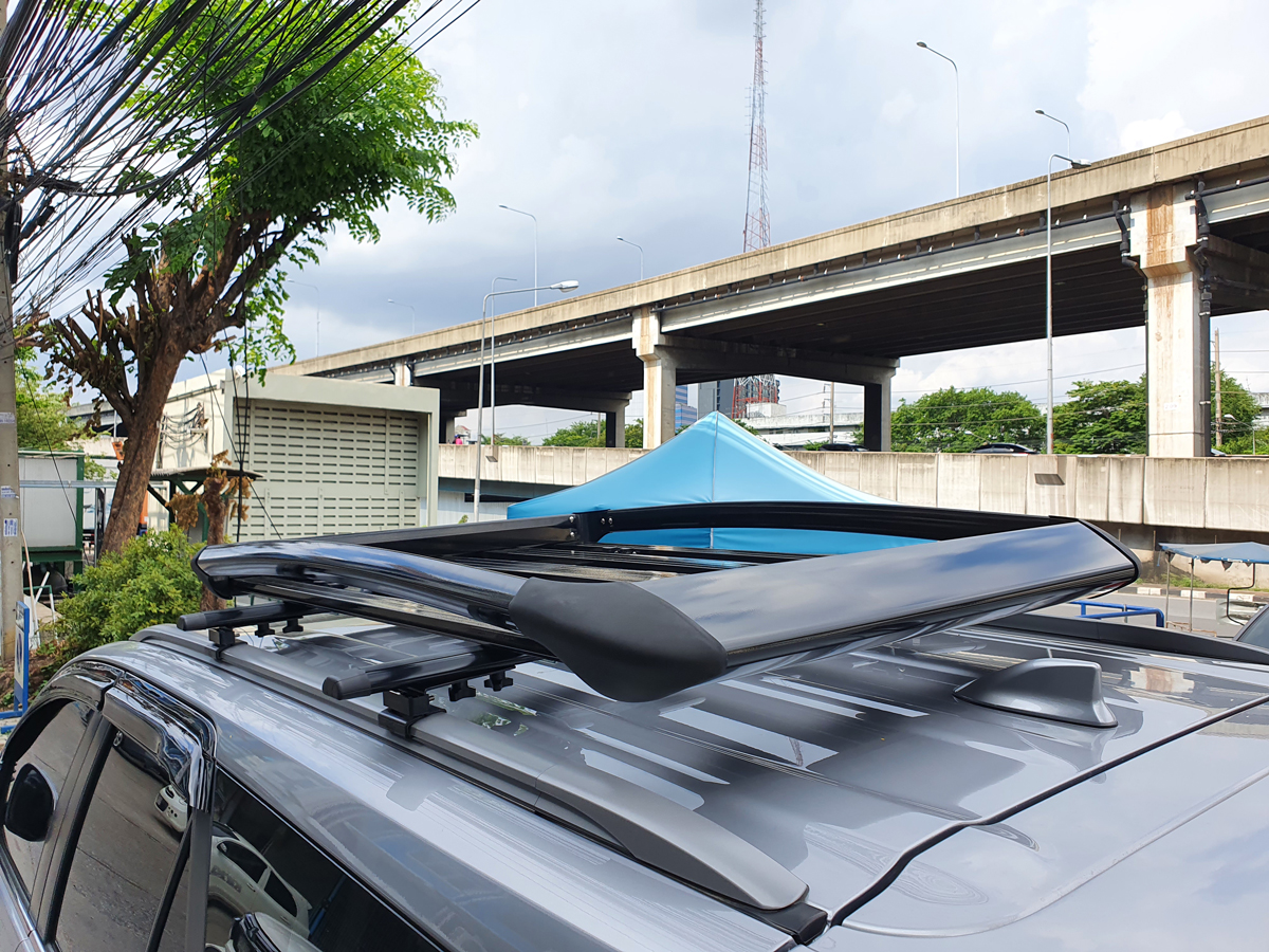 Toyota Fortuner ติดตั้ง ตะแกรงใส่ของบนหลังคา SCR Roofrack รุ่น RR04 100x150 cm Black Color