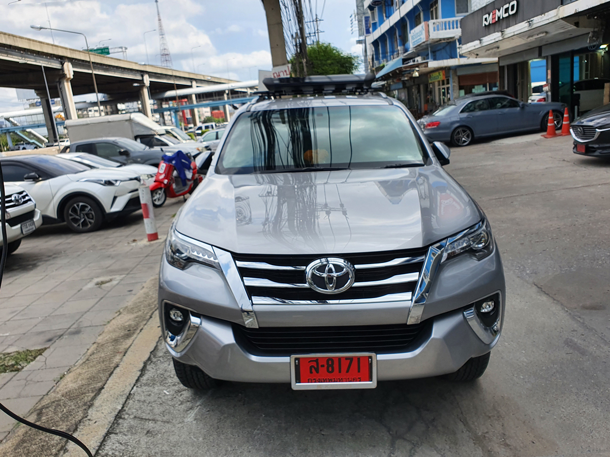 Toyota Fortuner ติดตั้ง ติดแร็คหลังคา SCR Roofrack รุ่น RR04 100x150 cm Black Color