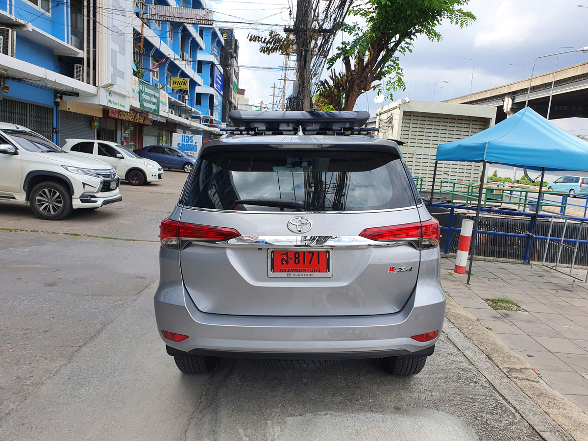 Toyota Fortuner ติดตั้ง ที่เก็บของบนหลังคา SCR Roofrack รุ่น RR04 100x150 cm Black Color