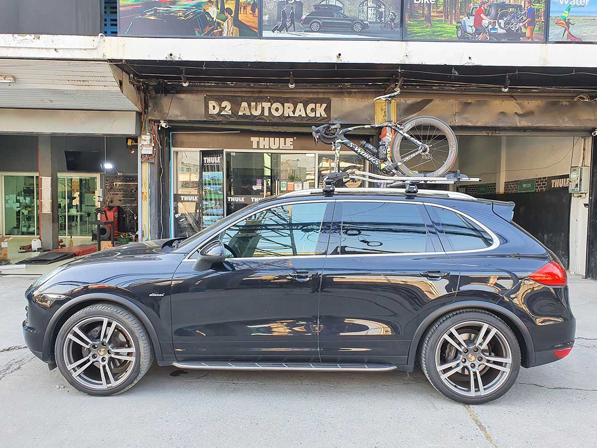 Porsche Cayenne ติดแร็คจักรยาน thule bikerack รุ่น outride 561