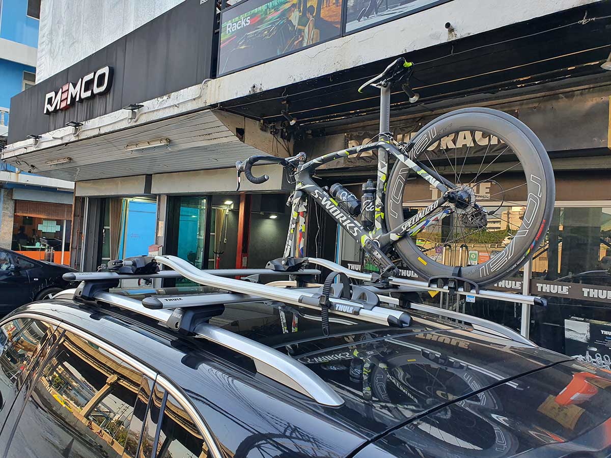 Porsche Cayenne ติดตั้ง แร็คจักรยานมือสอง thule bikerack รุ่น outride 561