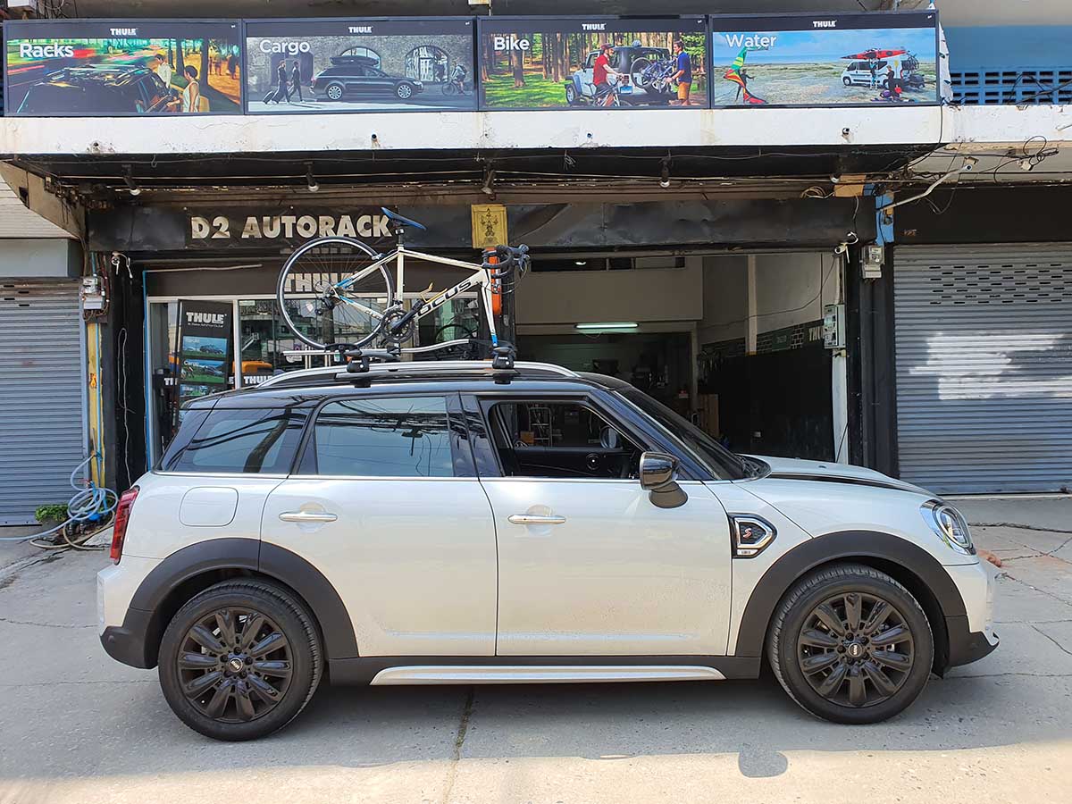 MINI Countryman ติดตั้ง แร็คจักรยานบนหลังคา thule bikerack รุ่น outride 561