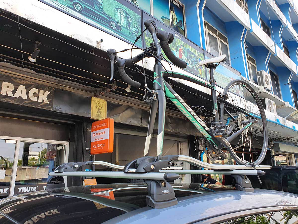 BMW IX ติดแร็คจักรยาน thule bikerack รุ่น outride 561