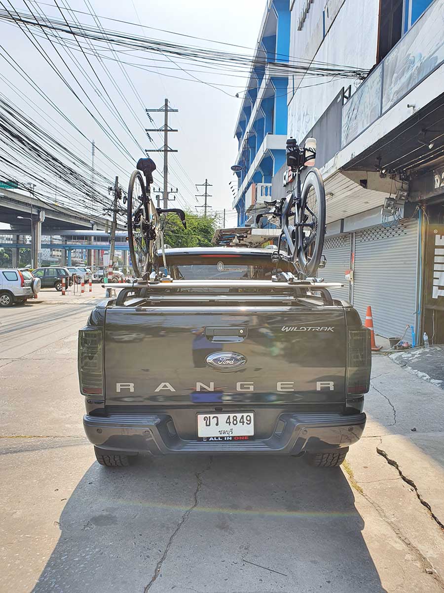 Ford Ranger ติดตั้ง ที่ใส่จักรยานบนหลังคา thule bikerack รุ่น outride 561