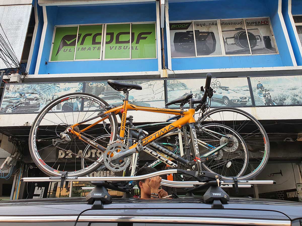 Toyota Vellfire ติดตั้ง แร็คจักรยานถอดล้อหน้า thule bikerack รุ่น outride 561