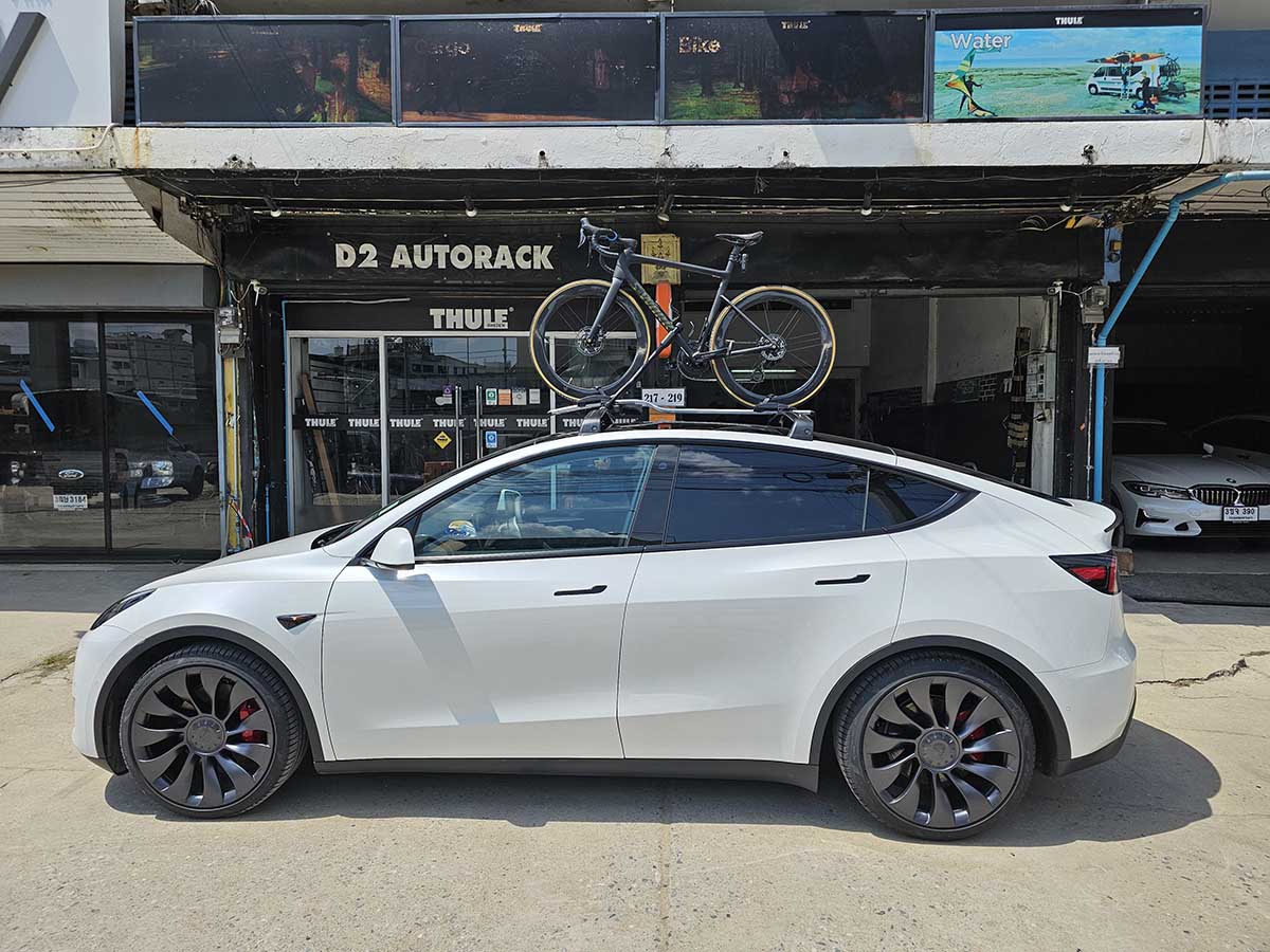 Tesla Model Y ติดตั้ง rackจักรยาน thule bikerack รุ่น Proride 598