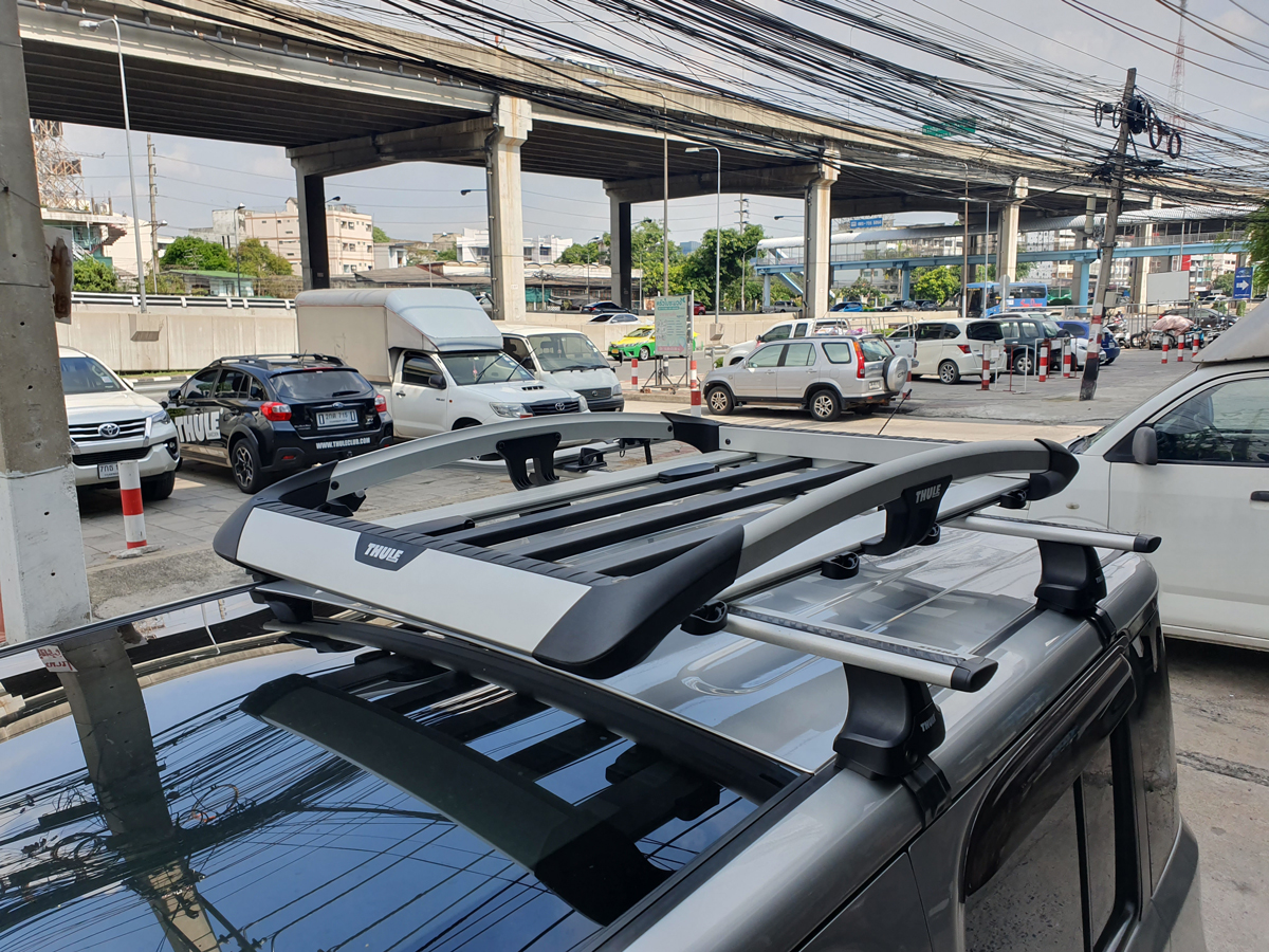 Nissan Cube ติดตั้ง ตะแกรงใส่ของบนหลังคา THULE Roofrack รุ่น Trail-M 823 Silver Color