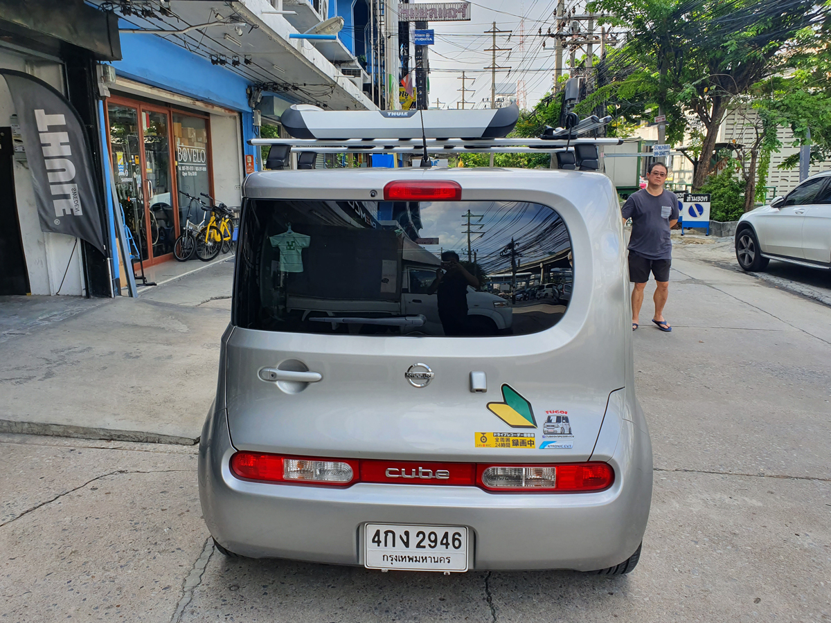 Nissan Cube ติดตั้ง ที่เก็บของบนหลังคา THULE Roofrack รุ่น Trail-M 823 Silver Color