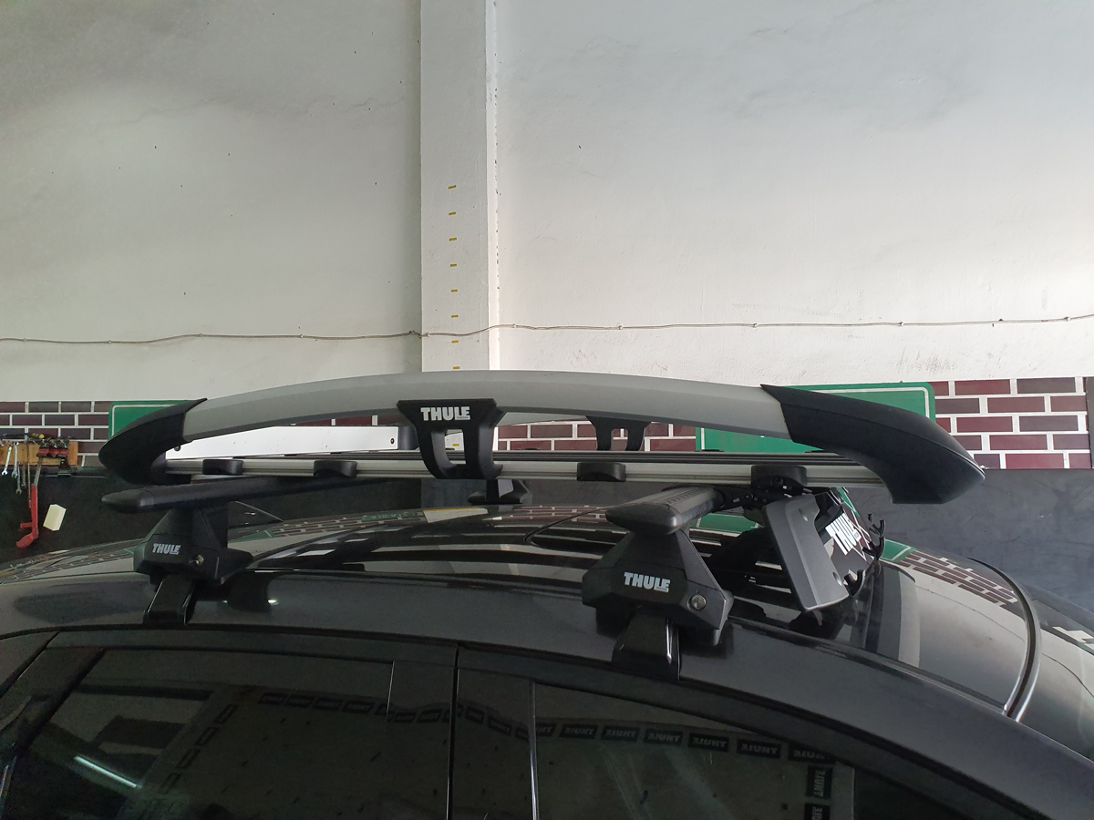 Mazda CX-3 ติดตั้ง ตะแกรงใส่ของบนหลังคา THULE Roofrack รุ่น Trail-M 823 Silver Color