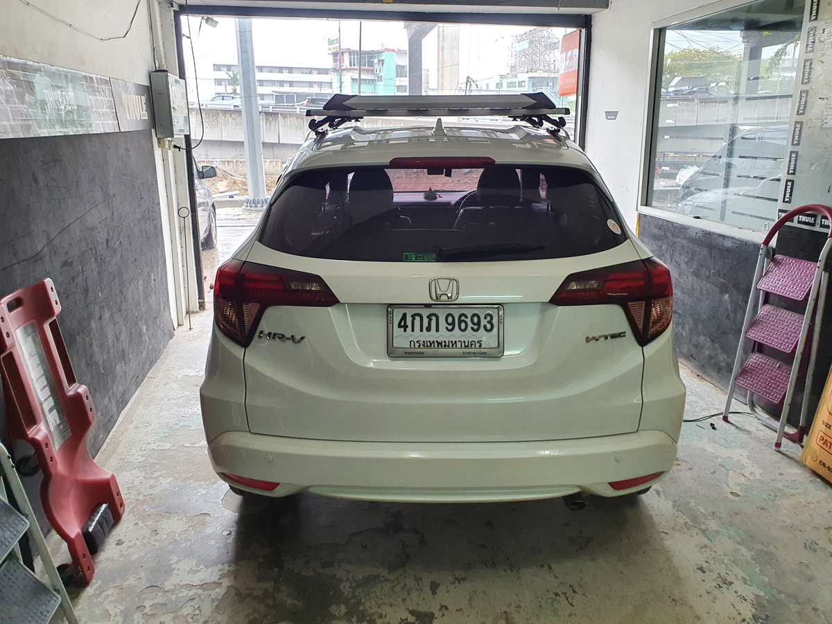 Honda HRV ติดตั้ง ติดแร็คหลังคา VRK Roofrack รุ่น Modern White Color 100x120 cm