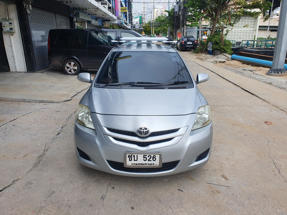 Toyota Vios ติดตั้ง แร็คหลังคาใกล้ฉัน VRK Roofrack รุ่น Modern White Color 100x120 cm