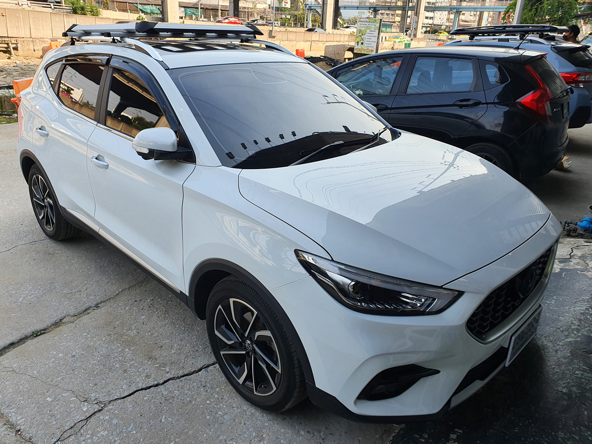 MG ZS ติดตั้ง แร็คหลังคา VRK Roofrack รุ่น Modern White Color 100x120 cm