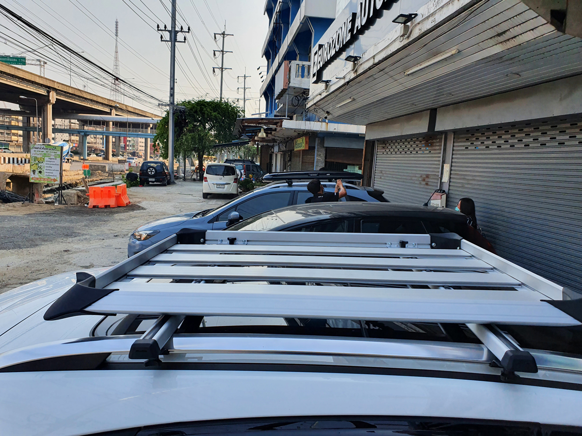 MG ZS ติดตั้ง แร็คบนหลังคา VRK Roofrack รุ่น Modern White Color 100x120 cm