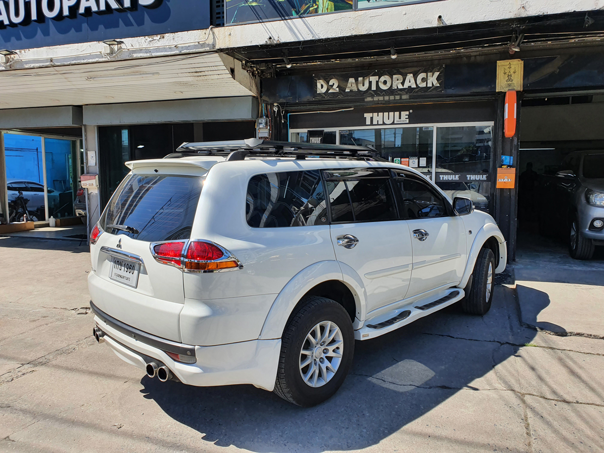 Mitsubishi Pajero 08-14 ติดตั้ง แร็คหลังคามือสอง VRK Roofrack รุ่น Modern Black Color 100x150 cm