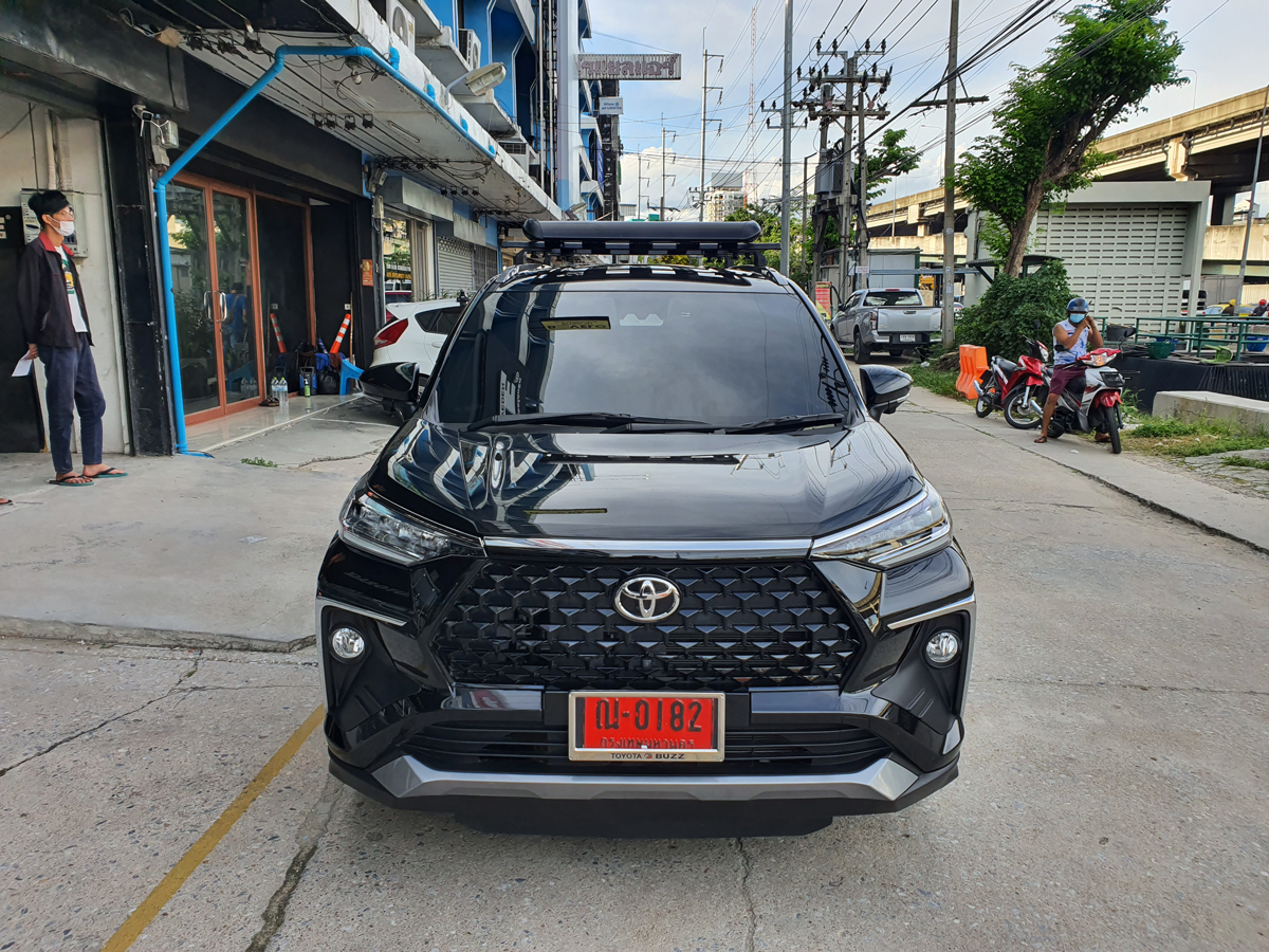 Toyota Veloz ติดตั้ง แร็คหลังคาใกล้ฉัน VRK Roofrack รุ่น Sport Black Color 100x150 cm