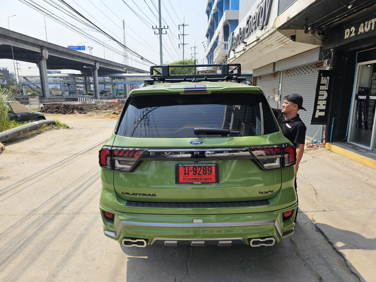 Ford Everest Next Gen ติดตั้ง ที่เก็บของบนหลังคา VRK Roofrack รุ่น TRAY-002 100x150 cm