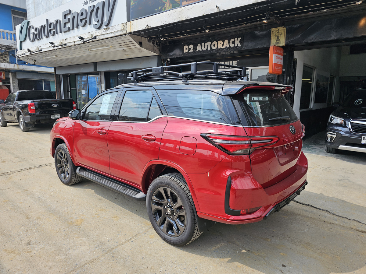 Toyota Fortuner ติดตั้ง แร็คหลังคามือสอง VRK Roofrack รุ่น TRAY-002 100x150 cm