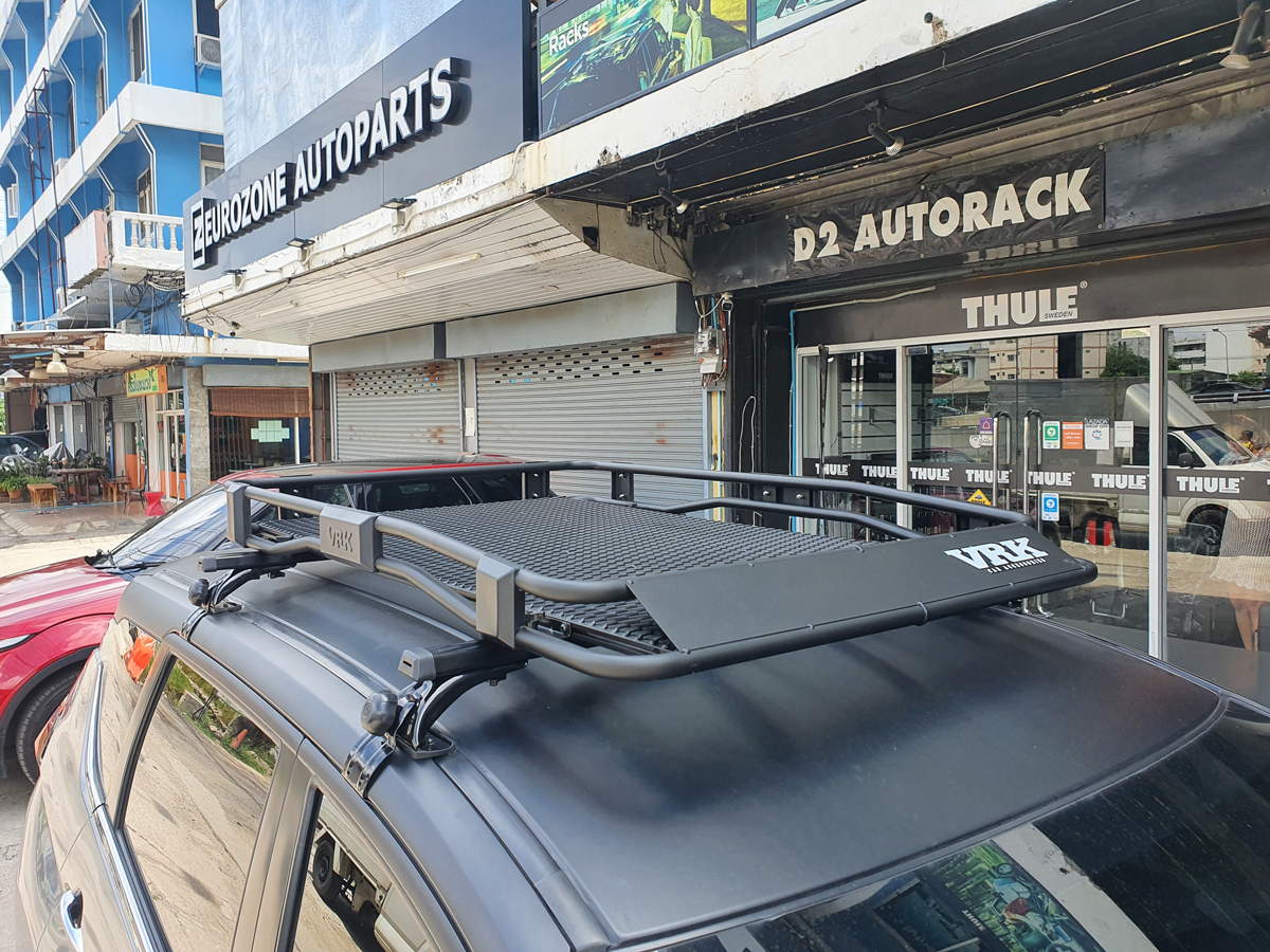 Mitsubishi Xpander ติดตั้ง แร็คหลังคารถตู้ VRK Roofrack รุ่น TRAY-002 100x150 cm