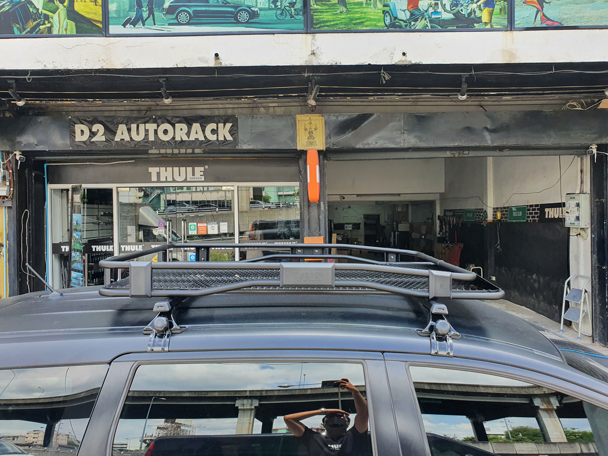 Mitsubishi Xpander ติดตั้ง ร้านติดแร็คหลังคาใกล้ฉัน VRK Roofrack รุ่น TRAY-002 100x150 cm