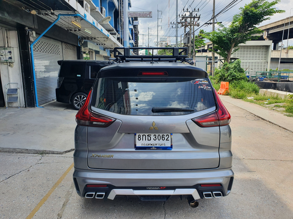 Mitsubishi Xpander ติดตั้ง ร้านขายแร็คหลังคาใกล้ฉัน VRK Roofrack รุ่น TRAY-002 100x150 cm