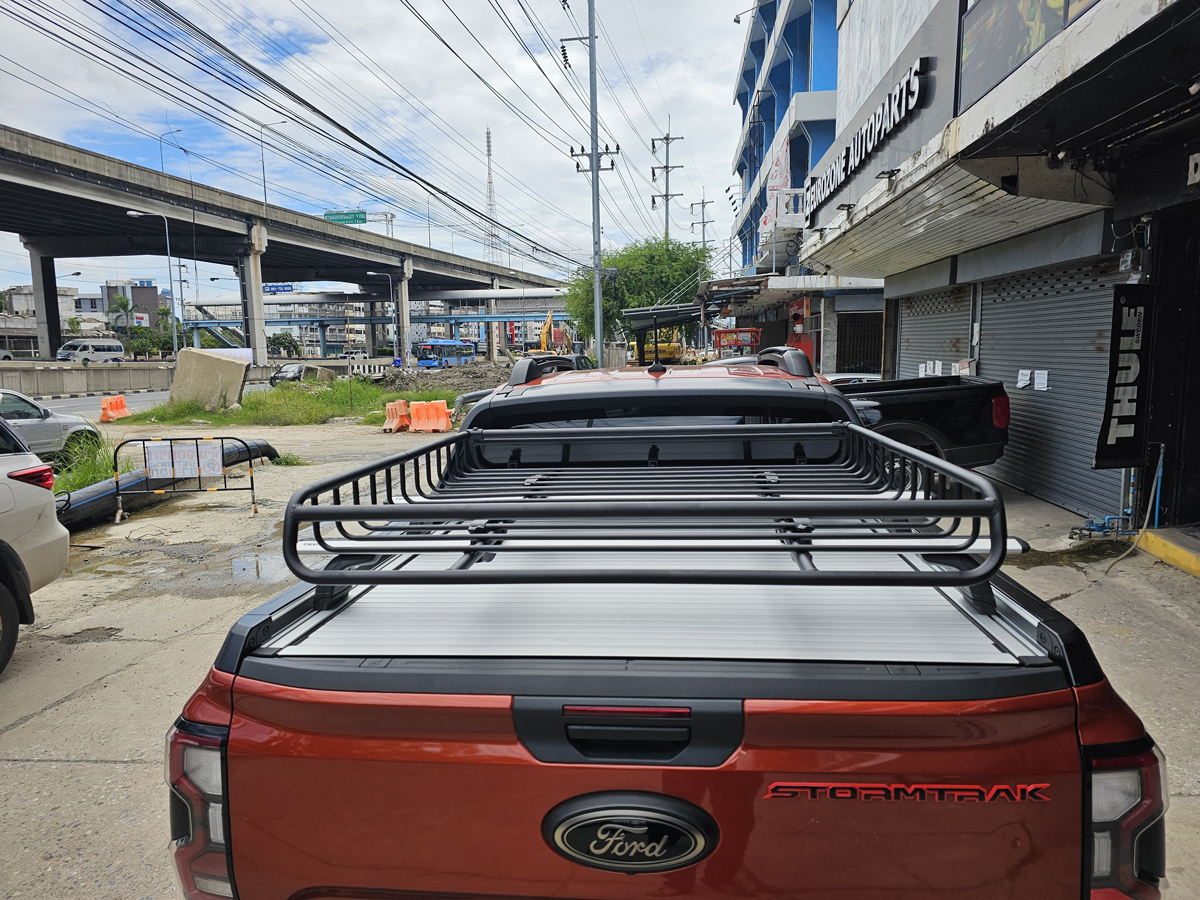 Ford Ranger ติดตั้ง แร็คบนหลังคา YAKIMA Roofrack รุ่น Mega Warrior Black Color