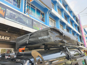 rackหลังคารถ Thule Rain Gutters ประกอบด้วย ชุดขาจับแร็ค thule 952 + ชุดคานขวาง thule squarebar ถาดแร็คหลังคา ราวแร็คหลังคา แร็คหลังคาnameka