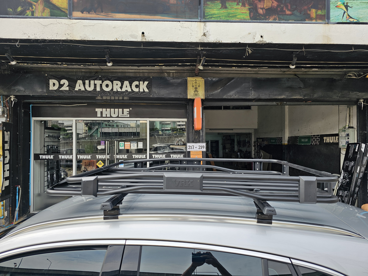 Benz GLA 200 ติดตั้ง ร้านติดแร็คหลังคาใกล้ฉัน VRK Roofrack รุ่น TRAY-001 100x150 cm