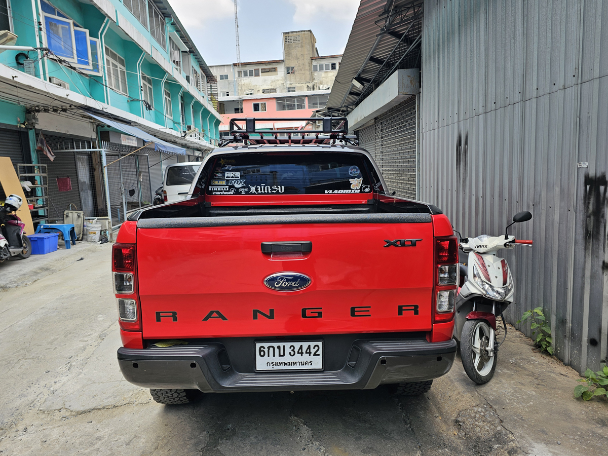 Ford Ranger ติดตั้ง ที่เก็บของบนหลังคา VRK Roofrack รุ่น TRAY-001 100x150 cm