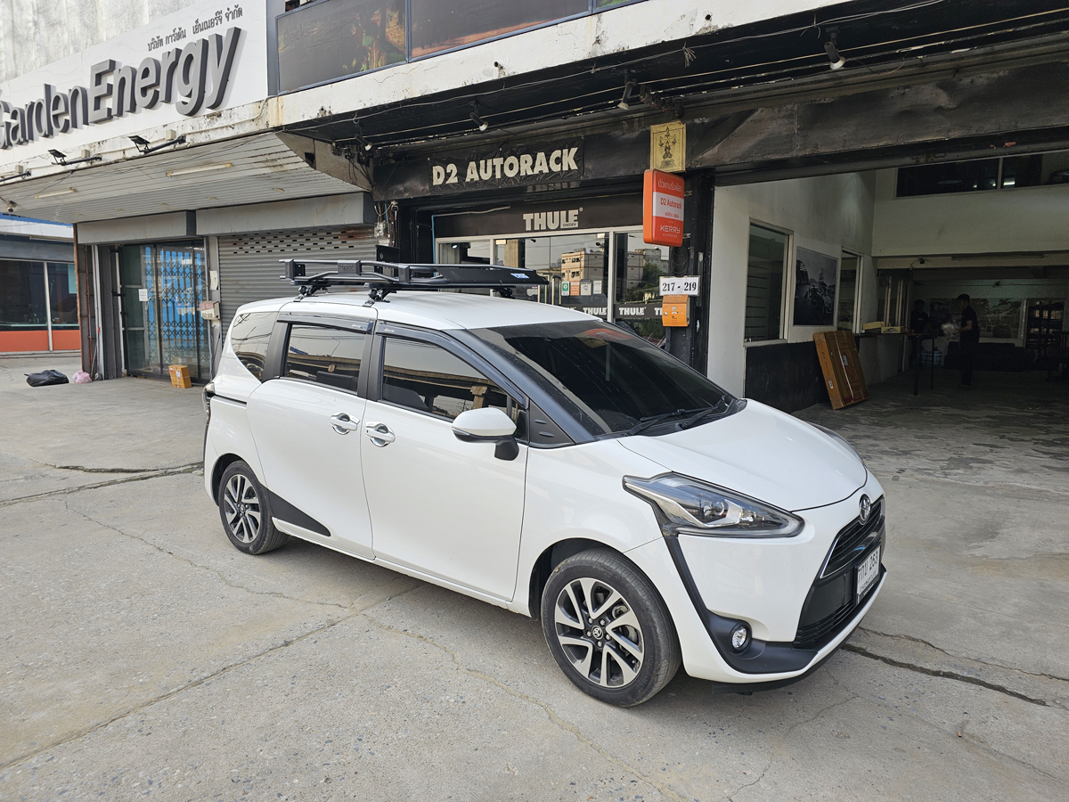 Toyota Sienta ติดตั้ง แร็คหลังคา VRK Roofrack รุ่น TRAY-001 100x150 cm