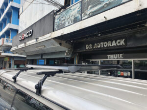 คานแร็คหลังคา VRK Rain Gutters ประกอบด้วย ชุดจับรางน้ำ VRK สูง 20 cm + ชุดคานขวาง Cross Bar ครบชุด แร็คหลังคามือสอง โรบาร์หลังคา วีอาร์เค ร้านขายแร็คหลังคามือสอง