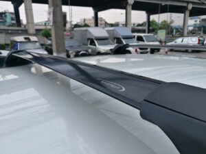 แร็คจักรยานท้ายรถthule แร็คหลังคามือสอง YAKIMA Normal Roof รุ่น Flush Bar NR01 ประกอบด้วย ชุดขาจับแร็ค YAKIMA + ชุดคานขวาง ครบชุด ขายแร็คจักรยานท้ายรถ คานแร็คหลังคา