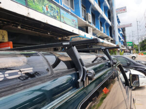 nameka rackดีไหม Thule Rain Gutters ประกอบด้วย ชุดขาจับแร็ค thule 952 + ชุดคานขวาง thule squarebar แร็คจักรยานมือสอง ขาแร็คหลังคามือสอง