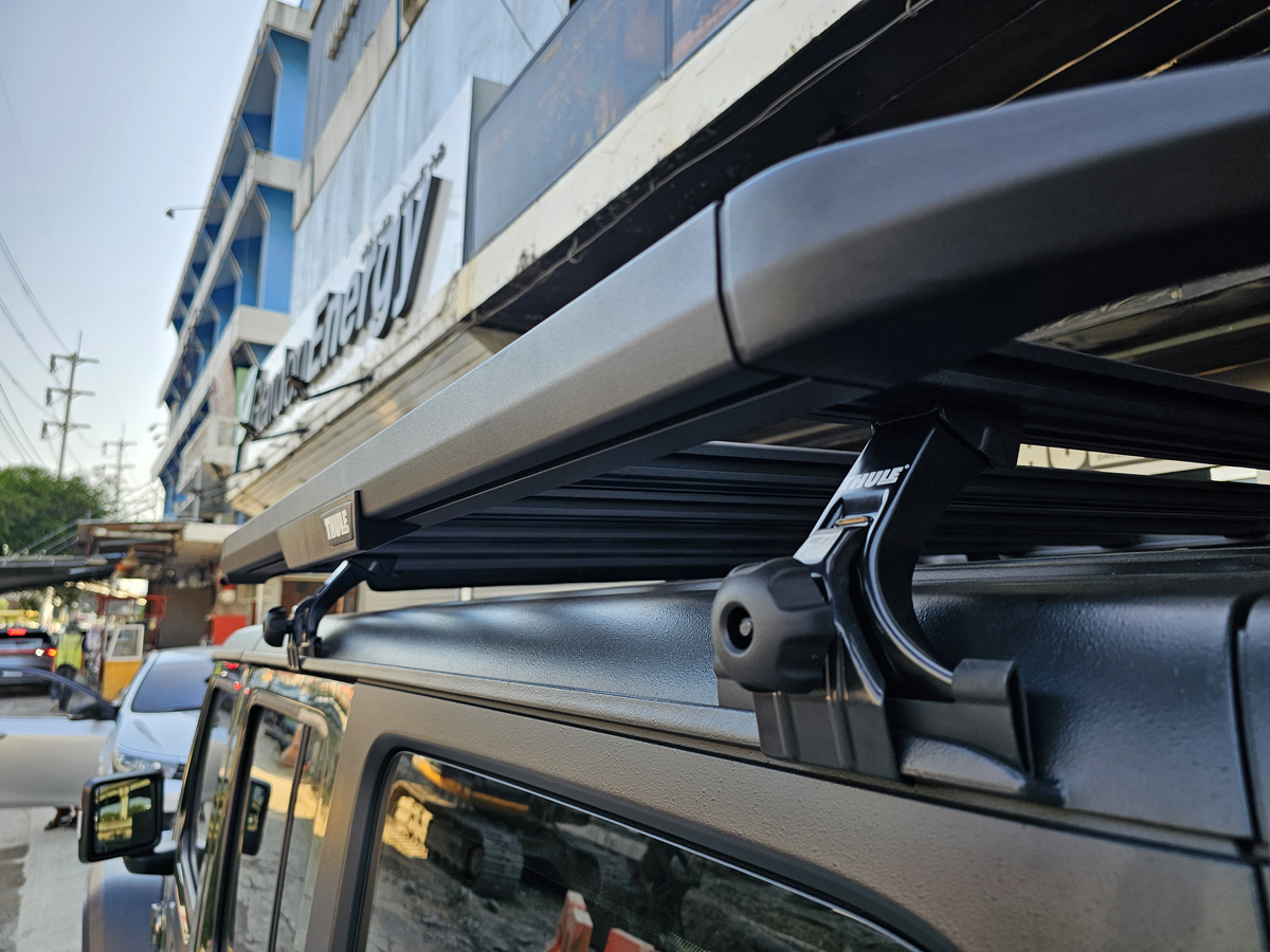 Jeep Rubicon ติดตั้ง ขาจับแร็คหลังคา THULE Roofrack รุ่น Caprock Roof Platform Black Color